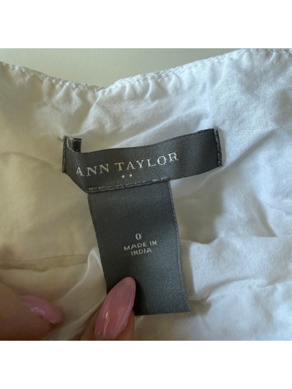 Ann Taylor White Cotton Floral Embroidered Mini Skirt Cottagecore Boho Sz 0 - Picture 3 of 5